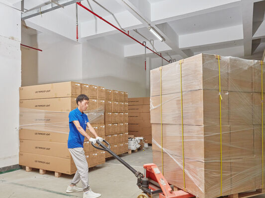 Влагозащищенный светодиодный светильник D4 с DIP-переключателем мощности и 3CCT, петлевое подключение проводов 3*1.5/2.5мм2 или 5*1.5/2.5мм2, подходит для мастерских и складов